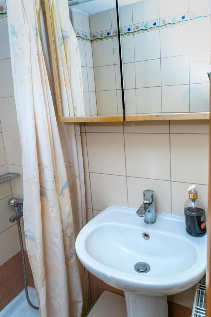 Kosmos Sercvice Beautiful 2 With Additional Cost Parking Apartment *